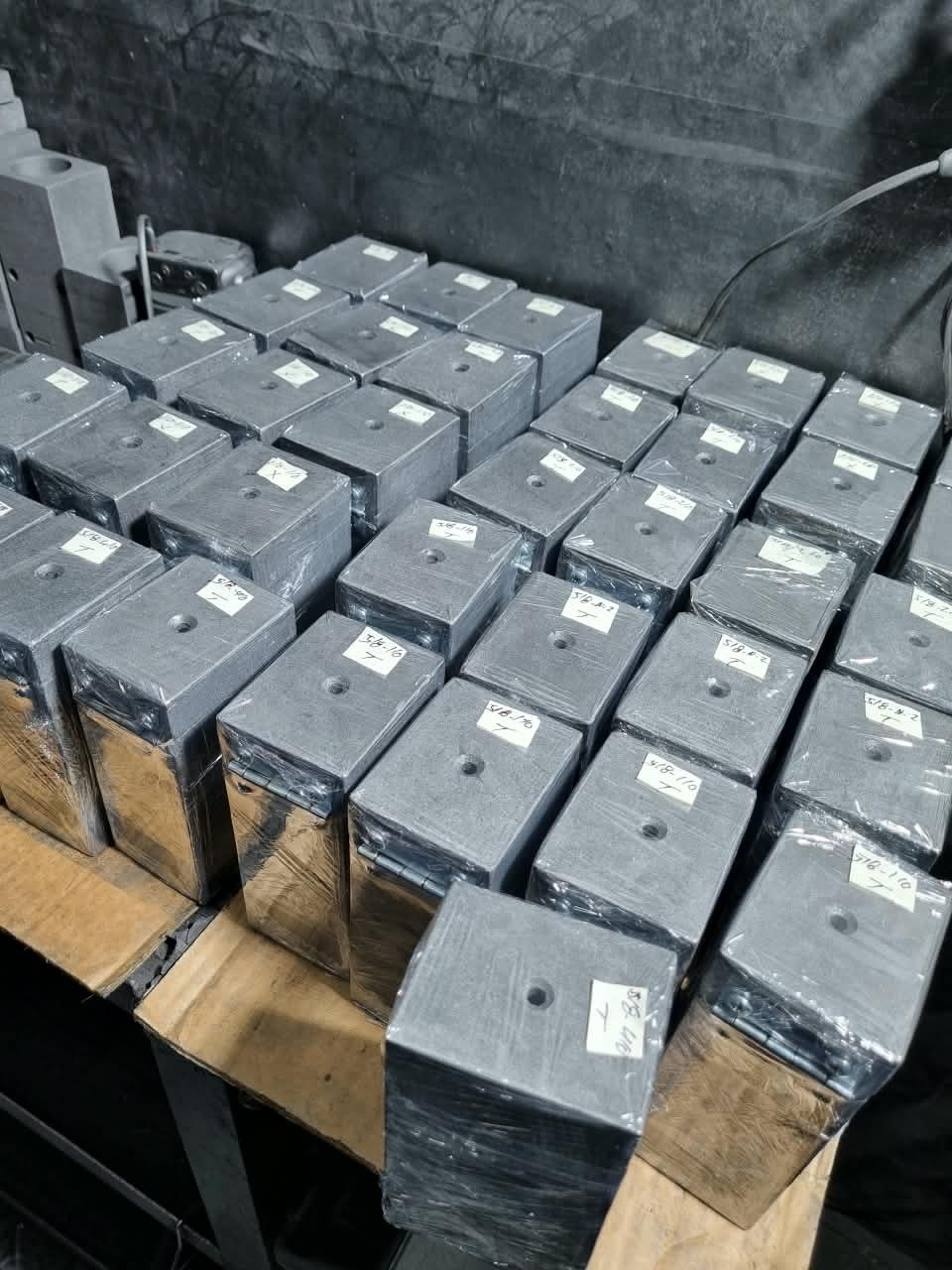 Moldes de grafito para conexiones cable-cable